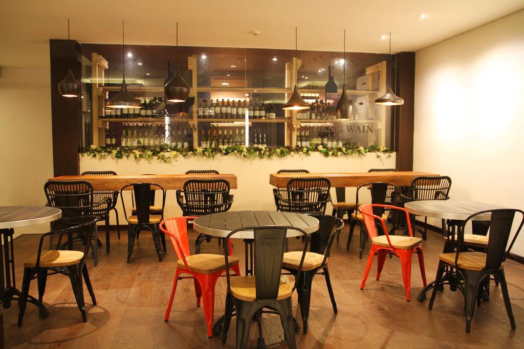Varna Culture Soerabaia Hotel 3*