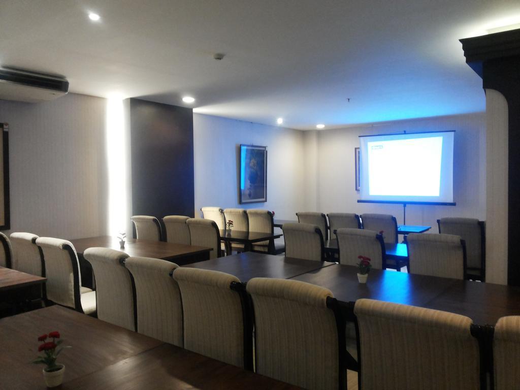 Varna Culture Soerabaia Hotel 3*